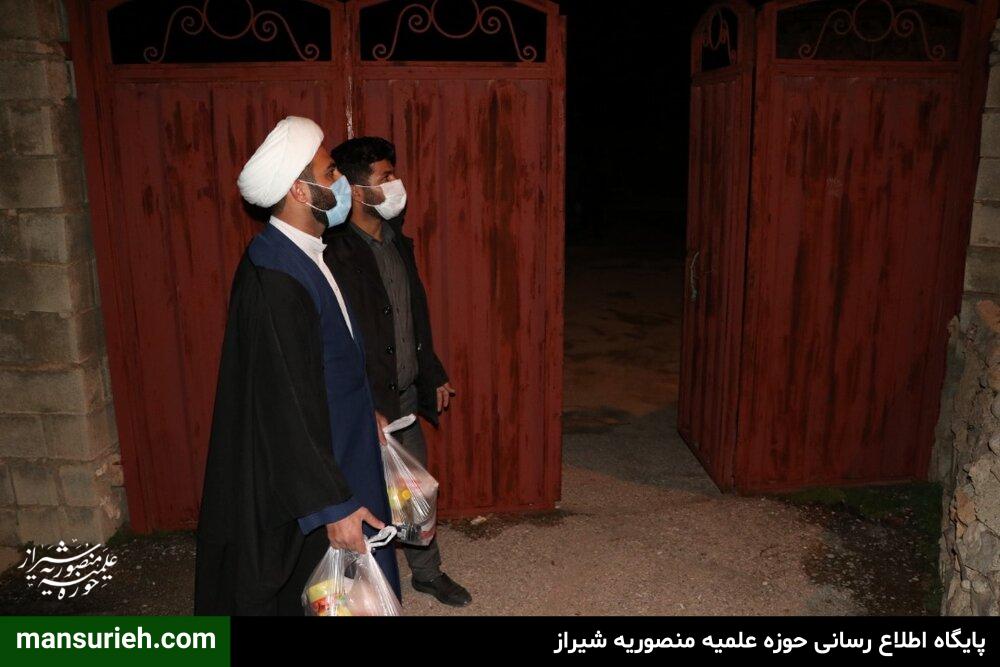 تصاویر| توزیع بستههای معیشتی توسط طلاب قرارگاه عمار حوزه علمیه منصوریه شیراز در روستاهای زلزله زده سی سخت
