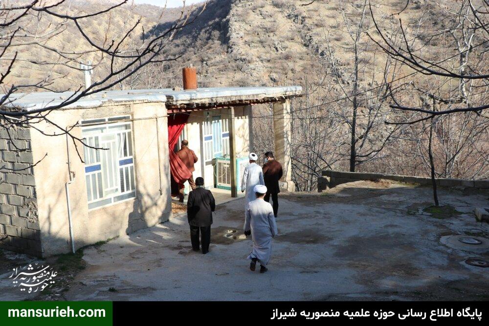 تصاویر| ادامه فعالیتهای طلاب جهادی قرارگاه عمار حوزه علمیه منصوریه شیراز در کنار مردم زلزله زده سی سخت