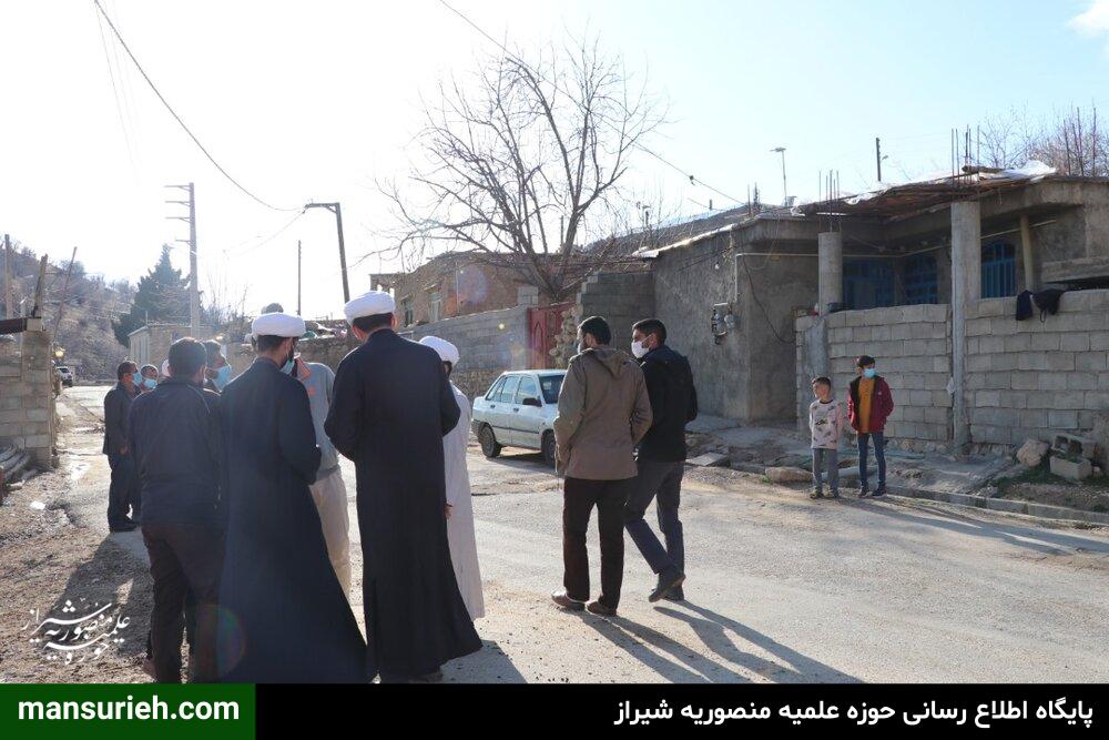تصاویر| ادامه فعالیتهای طلاب جهادی قرارگاه عمار حوزه علمیه منصوریه شیراز در کنار مردم زلزله زده سی سخت