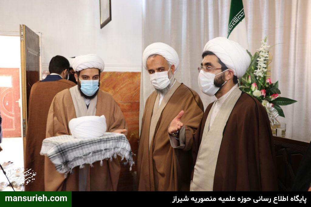 آیین عمامه گذاری جمعی از طلاب مدرسه منصوریه شیراز