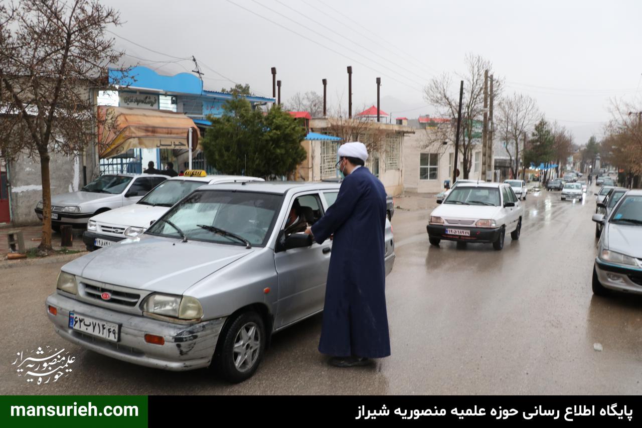 تصاویر| توزیع 6000 قرص نان توسط قرارگاه عمار حوزه علمیه منصوریه شیراز در مناطق زلزله زده سی سخت