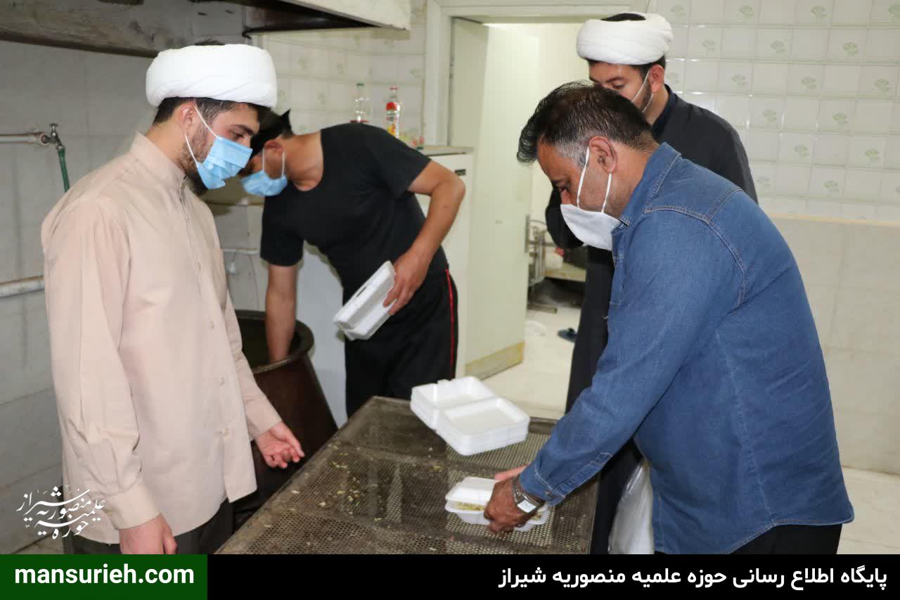 طبخ و توزیع 220 پرس غذا گرم به مناسبت نیمه شعبان از سوی قرارگاه عمار