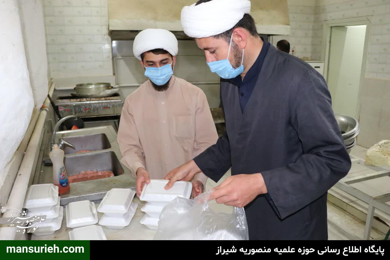 طبخ و توزیع 220 پرس غذا گرم به مناسبت نیمه شعبان از سوی قرارگاه عمار