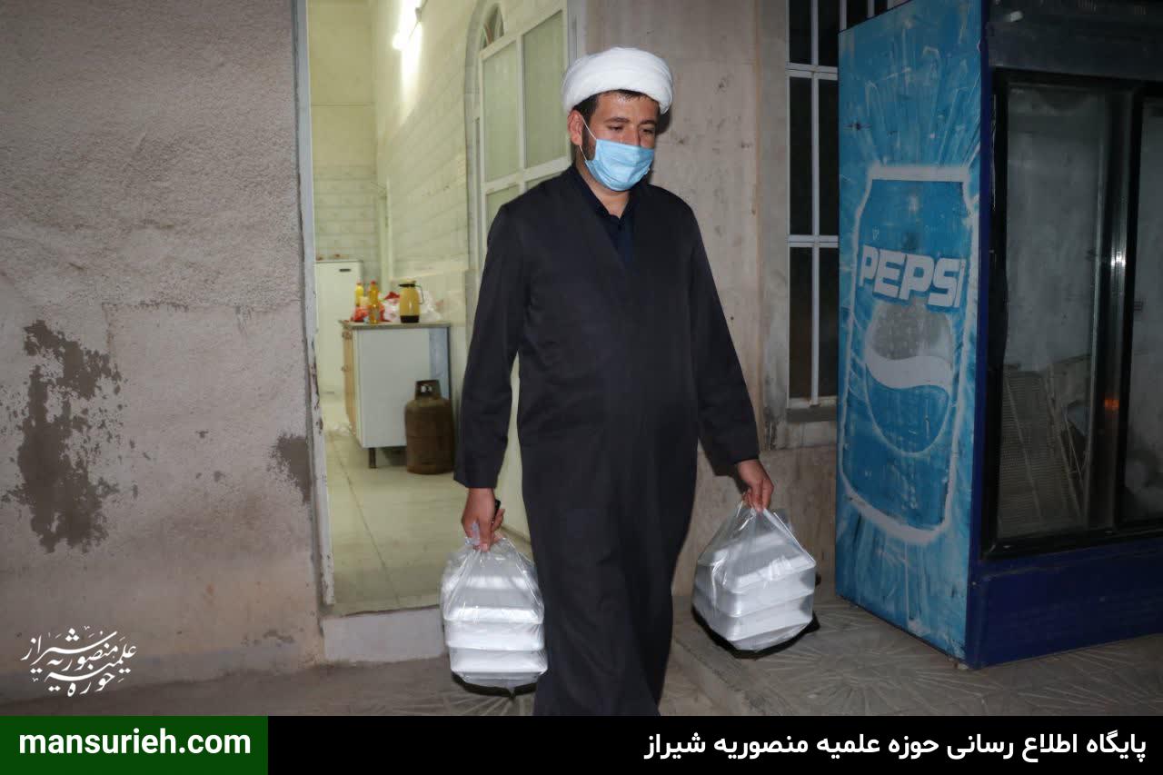 طبخ و توزیع 220 پرس غذا گرم به مناسبت نیمه شعبان از سوی قرارگاه عمار