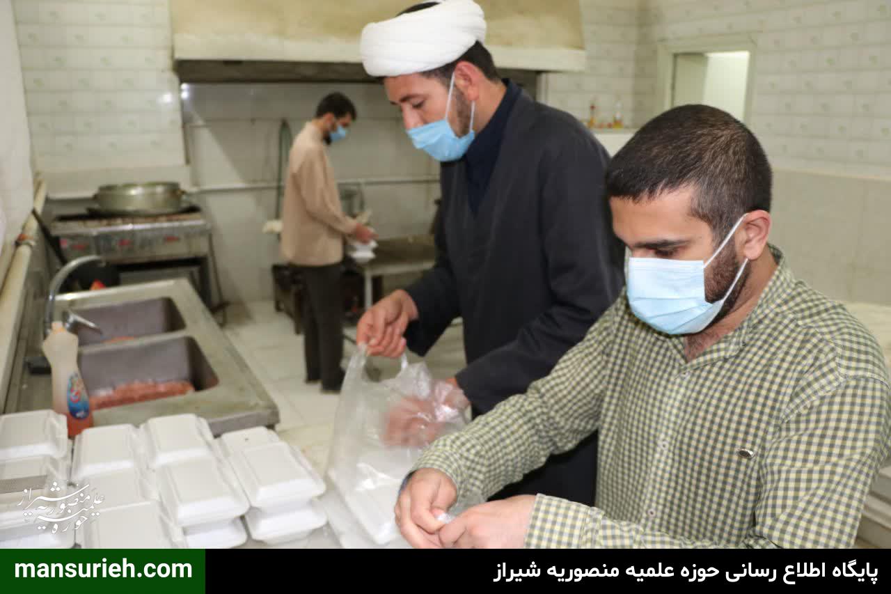طبخ و توزیع 220 پرس غذا گرم به مناسبت نیمه شعبان از سوی قرارگاه عمار