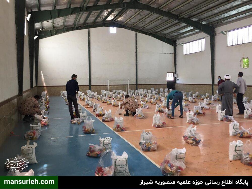 تصاویر| توزیع بسته های معیشتی توسط طلاب قرارگاه عمار در روستاهای شهرستان خفر