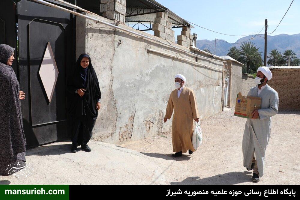 تصاویر| توزیع بسته های معیشتی توسط طلاب قرارگاه عمار در روستاهای شهرستان خفر