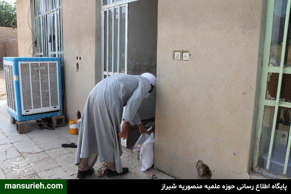تصاویر| توزیع بسته های معیشتی توسط طلاب قرارگاه عمار در روستاهای شهرستان خفر