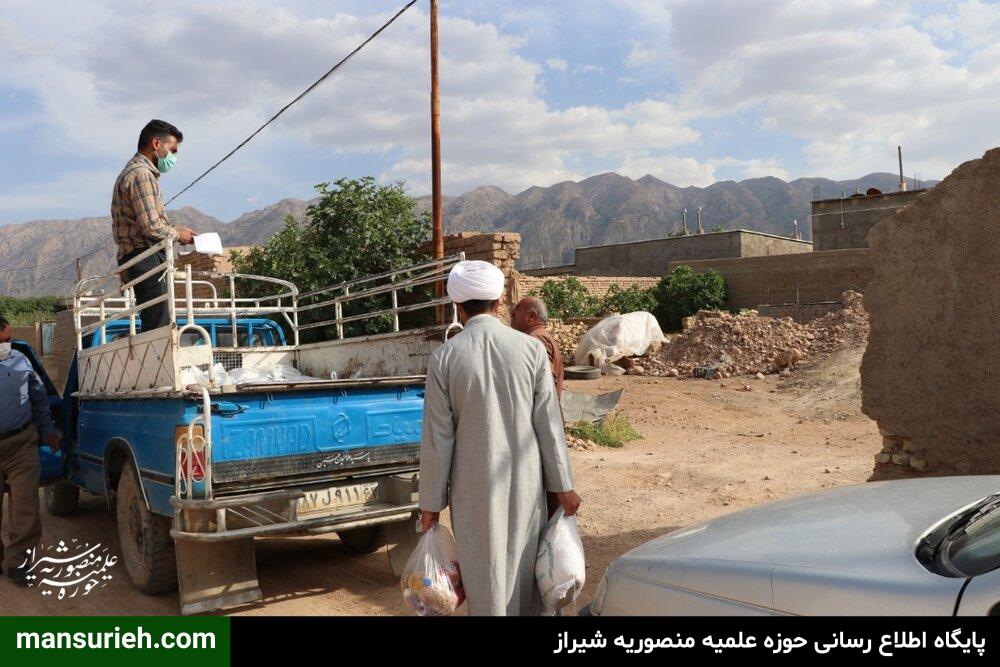تصاویر| توزیع بسته های معیشتی توسط طلاب قرارگاه عمار در روستاهای شهرستان خفر