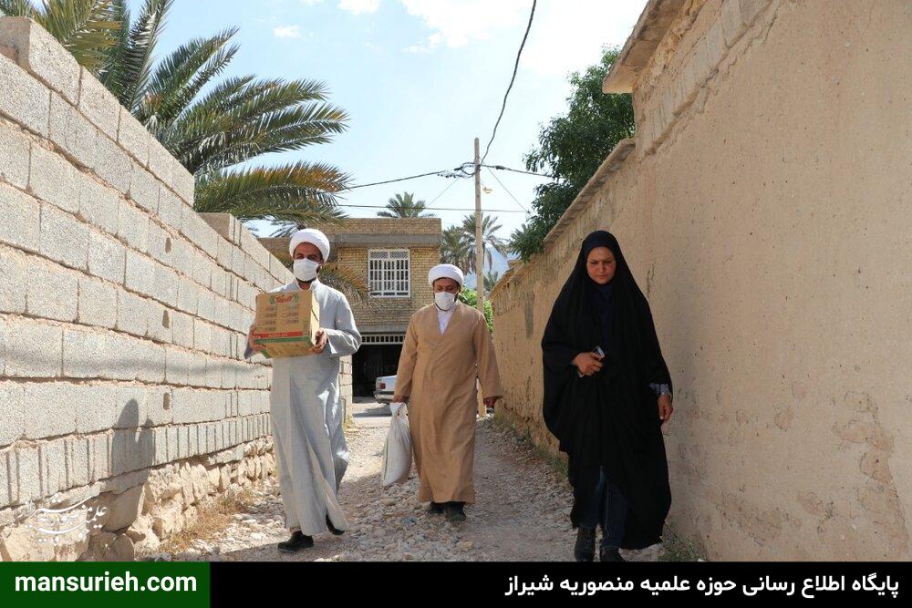 تصاویر| توزیع بسته های معیشتی توسط طلاب قرارگاه عمار در روستاهای شهرستان خفر