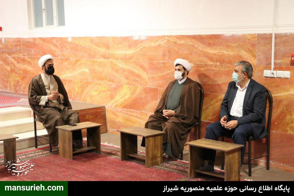 دیدار نمایندگان مجلس شورای اسلامی شیراز با حضرت استاد حاج شیخ علیرضا حدائق در مدرسه منصوریه